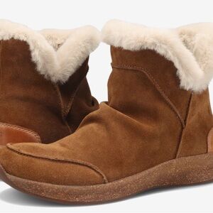 Taos Footwear Chestnut Suede Winter Boots